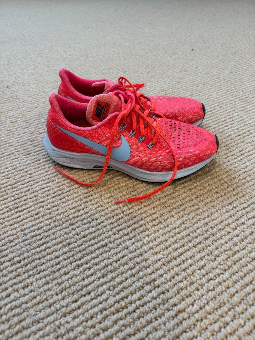 Nike Zoom Pegasus 35, Size 8.5, Bright Coral